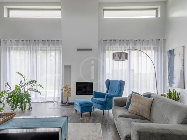 Eladó ház Mogyoród 272 nm