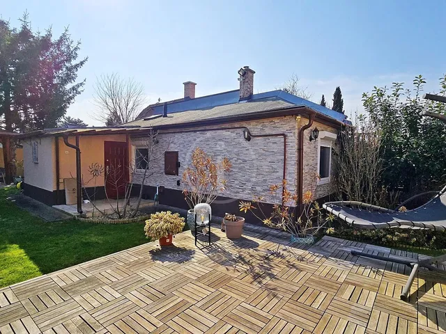 Eladó ház Budapest XVI. kerület, Rákosszentmihály 205 nm