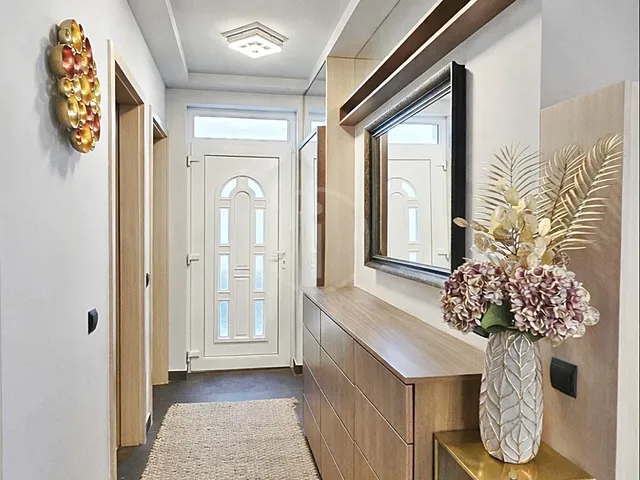 Eladó ház Budapest XVI. kerület, Rákosszentmihály 205 nm