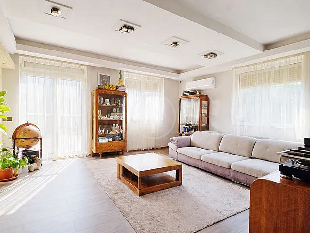 Eladó ház Budapest XVI. kerület, Rákosszentmihály 205 nm