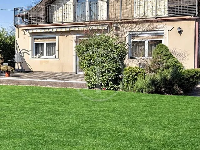 Eladó ház Budapest XVI. kerület, Rákosszentmihály 205 nm