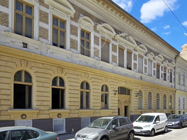 Eladó kereskedelmi és ipari ingatlan Budapest VI. kerület, Nagykörúton belüli terület 111 nm