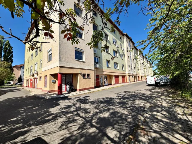 Eladó lakás Budapest XV. kerület, Újpalota 77 nm