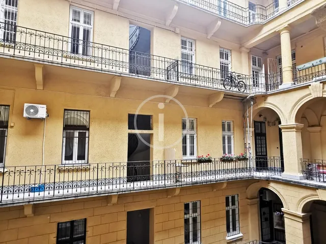 Eladó lakás Budapest VI. kerület, Nagykörúton belüli terület, Podmaniczky utca 110 nm