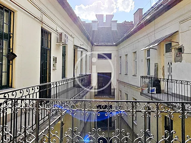 Eladó lakás Budapest VIII. kerület, Corvin negyed 71 nm