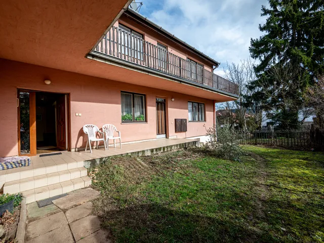Eladó ház Budapest II. kerület, Széphalom 255 nm