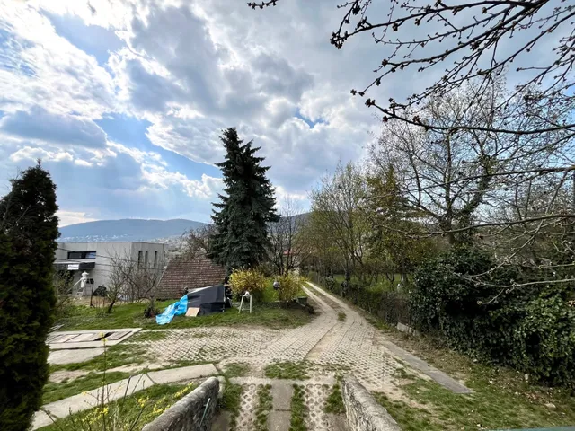 Eladó telek Budapest III. kerület, Ürömhegy 1240 nm