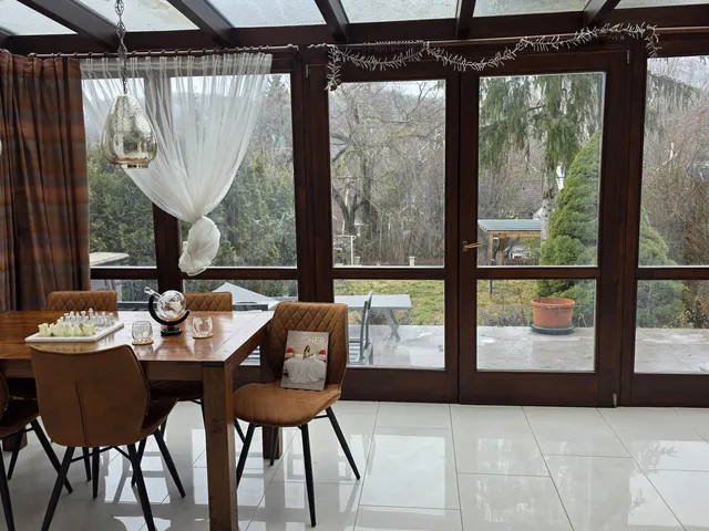 Eladó ház Budapest II. kerület, Pesthidegkút-Ófalu 250 nm