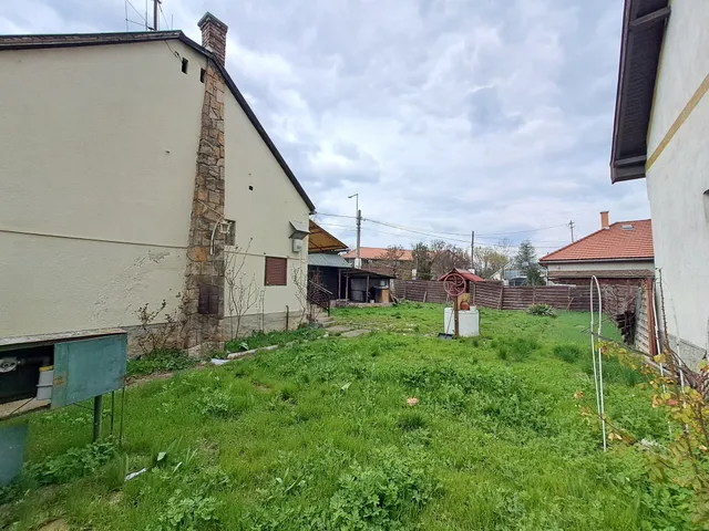 Eladó telek Budakalász 400 nm