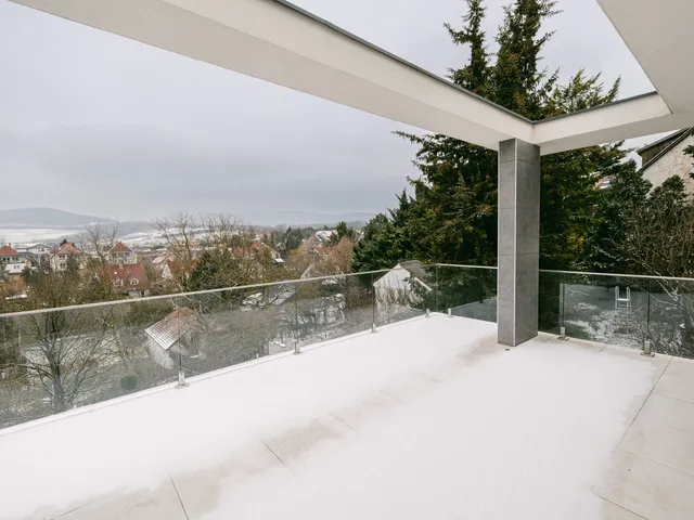 Eladó ház Üröm 153 nm