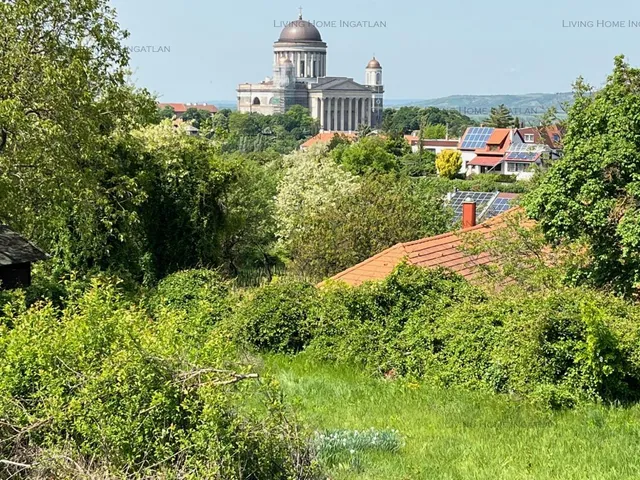 Eladó telek Esztergom 700 nm