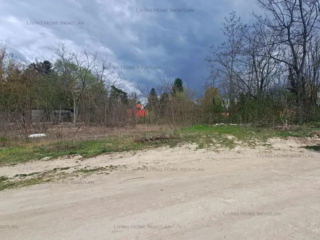 Eladó telek Pócsmegyer 643 nm