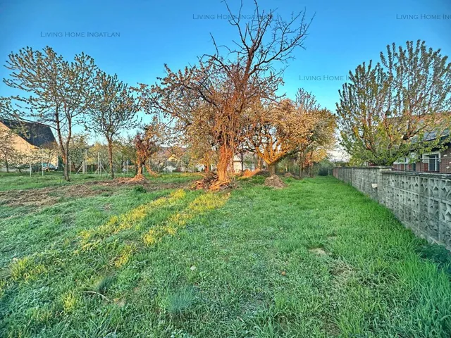 Eladó telek Solymár 1700 nm