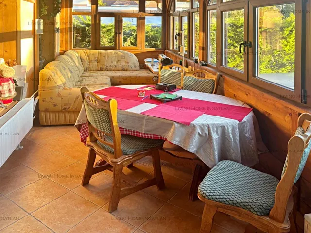 Eladó ház Leányfalu 205 nm