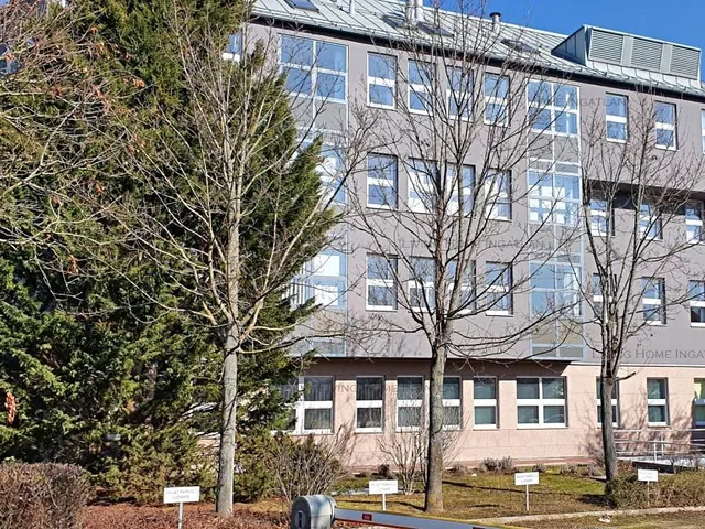 Kiadó kereskedelmi és ipari ingatlan Budaörs 156 nm