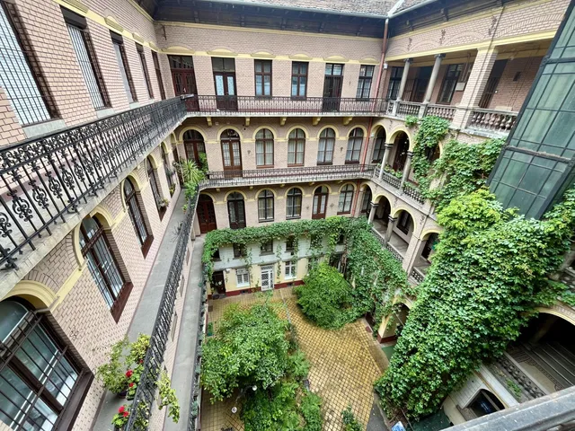 Eladó lakás Budapest VI. kerület, Nagykörúton belüli terület 75 nm