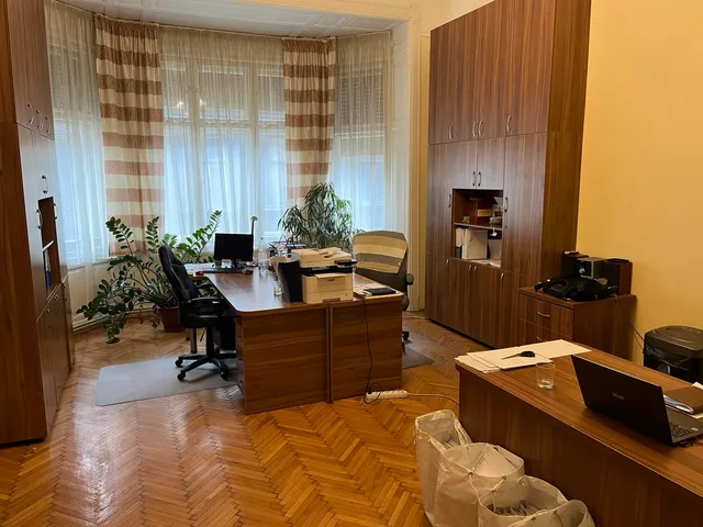 Eladó lakás Budapest VIII. kerület, Corvin negyed 121 nm
