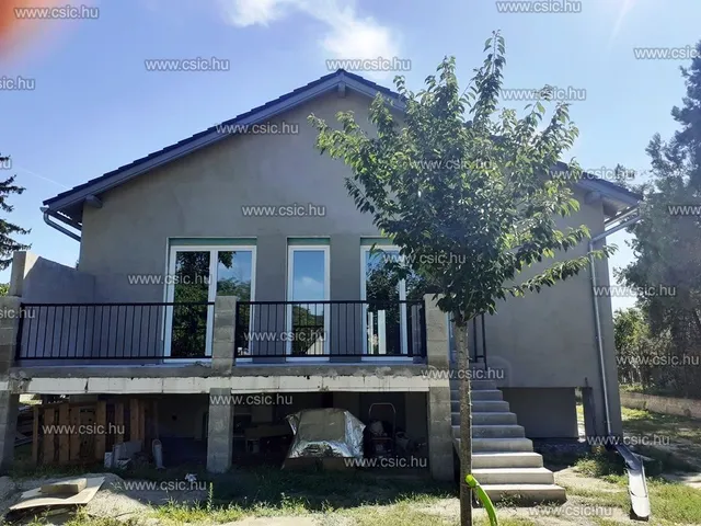 Eladó ház Szigetmonostor 240 nm