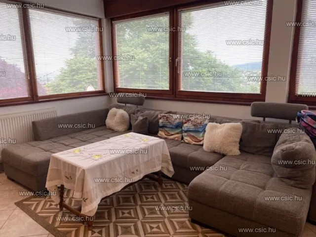 Eladó ház Pomáz 240 nm