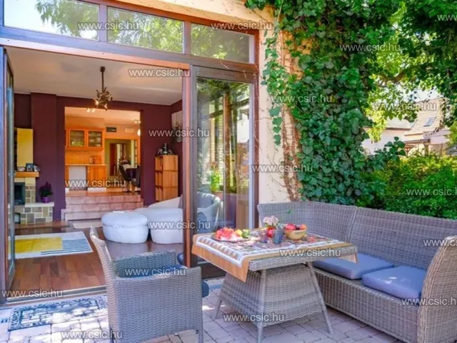 Eladó ház Budapest III. kerület, Csillaghegy 300 nm