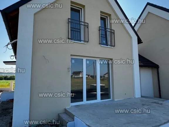 Eladó ház Vácrátót 102 nm