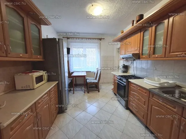 Eladó ház Pomáz 140 nm
