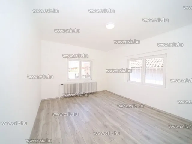 Eladó ház Budapest XVIII. kerület, Újpéteritelep 75 nm