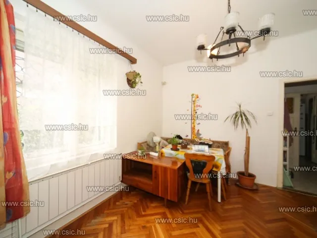 Eladó ház Budapest III. kerület, Rómaifürdő 200 nm
