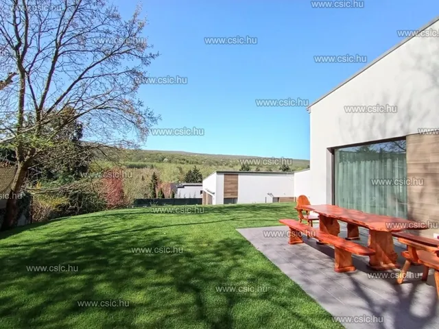 Eladó ház Remeteszőlős 165 nm