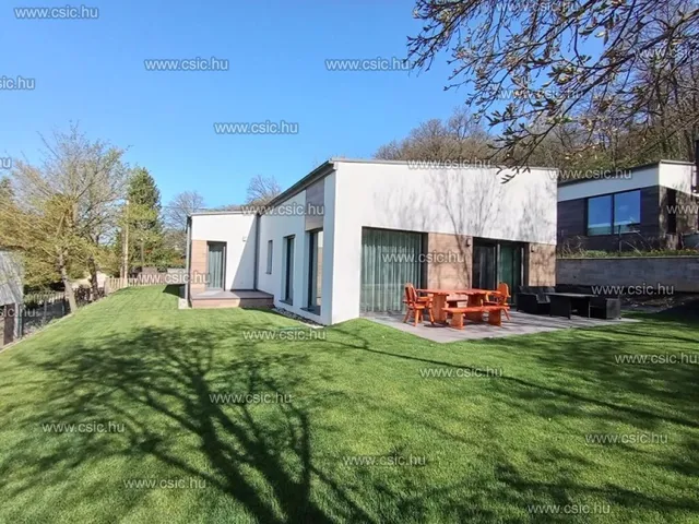 Eladó ház Remeteszőlős 165 nm