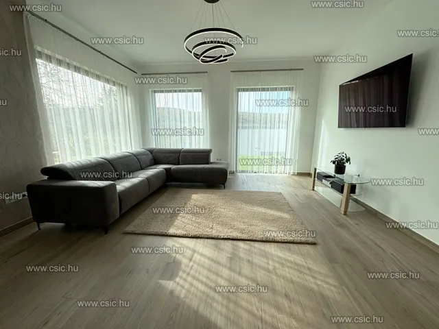 Eladó ház Remeteszőlős 165 nm