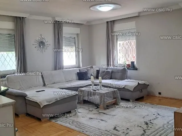 Eladó ház Budapest XV. kerület, Újpalota 420 nm