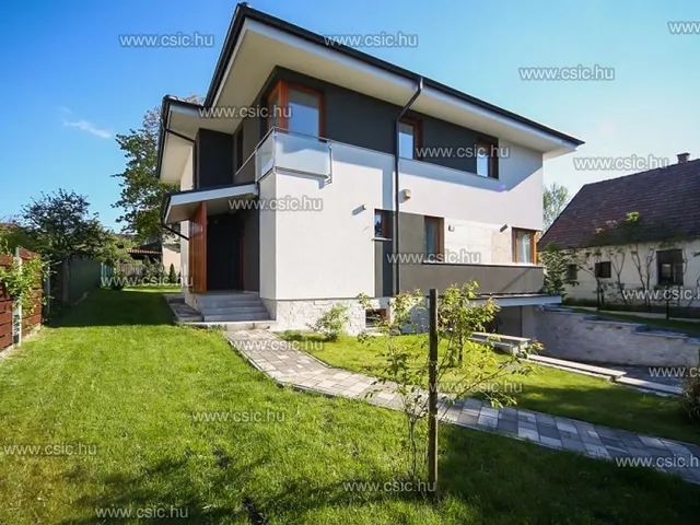 Eladó ház Budapest II. kerület, Erzsébetliget 273 nm