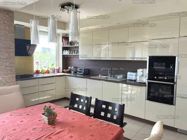 Eladó lakás Budapest II. kerület, Vérhalom 117 nm