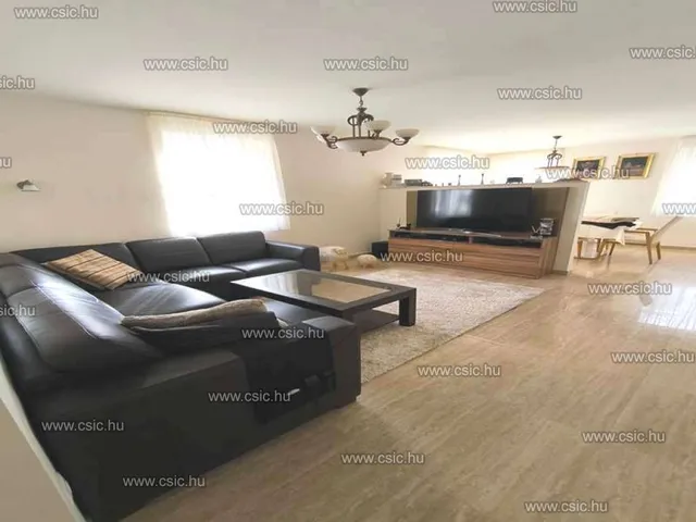 Eladó ház Solymár 242 nm