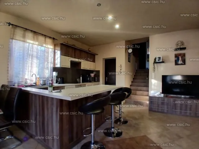 Eladó ház Solymár 175 nm