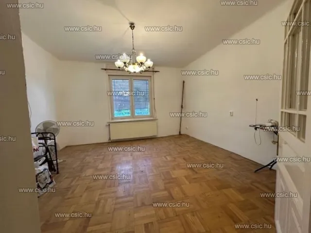 Eladó ház Üröm 93 nm