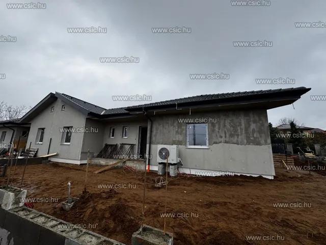 Eladó ház Csomád 108 nm