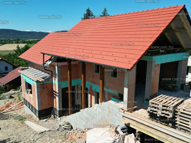 Eladó ház Üröm 180 nm