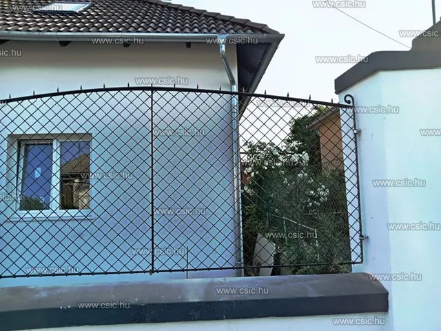 Eladó ház Vác 179 nm