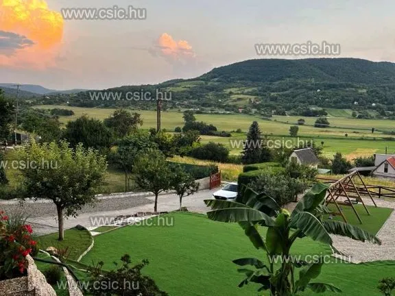 Eladó ház Esztergom 240 nm