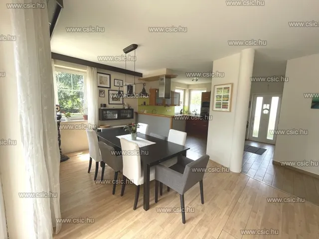 Eladó ház Nagykovácsi 285 nm