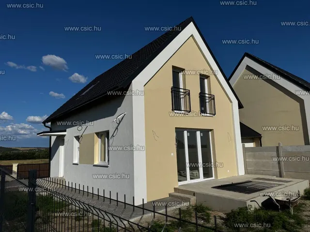 Eladó ház Vácrátót 102 nm