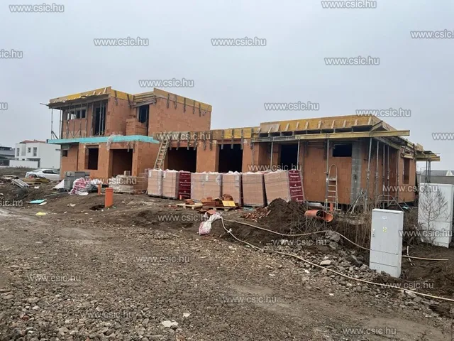 Eladó ház Budapest XVIII. kerület, Almáskert 154 nm