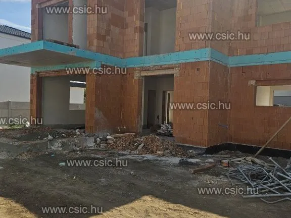 Eladó ház Budapest XVIII. kerület, Almáskert 154 nm