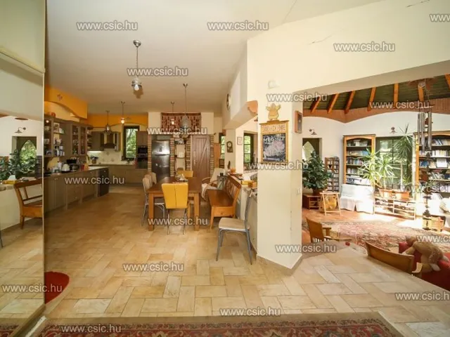 Eladó ház Nagykovácsi 244 nm