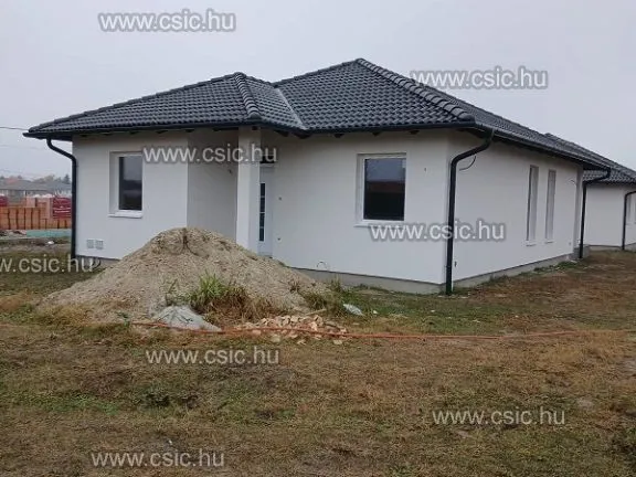 Eladó ház Kiskunlacháza 99 nm