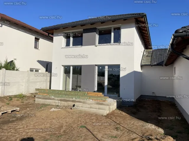 Eladó ház Fót 146 nm
