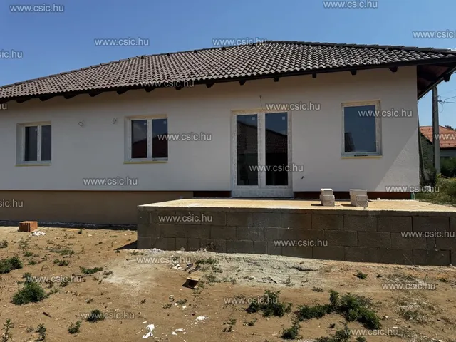 Eladó ház Csörög 100 nm
