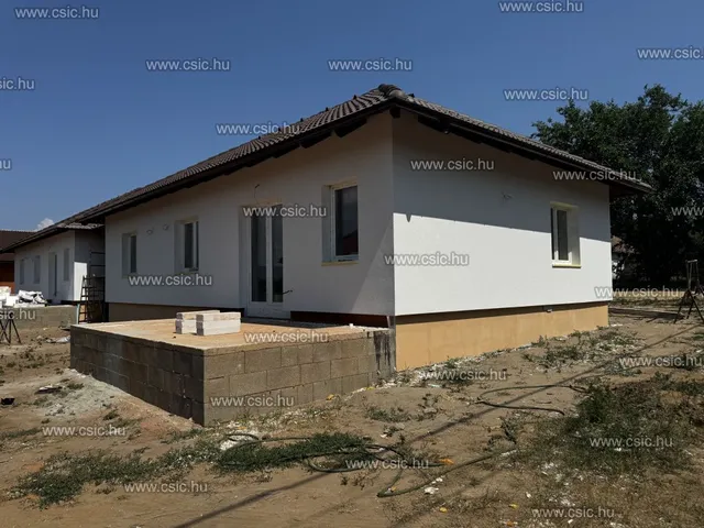 Eladó ház Csörög 100 nm